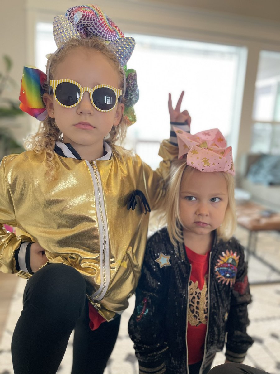 KerryPike's tweet photo. Half time show ready... #GoChiefs @garretpike https://t.co/twsPSixK73