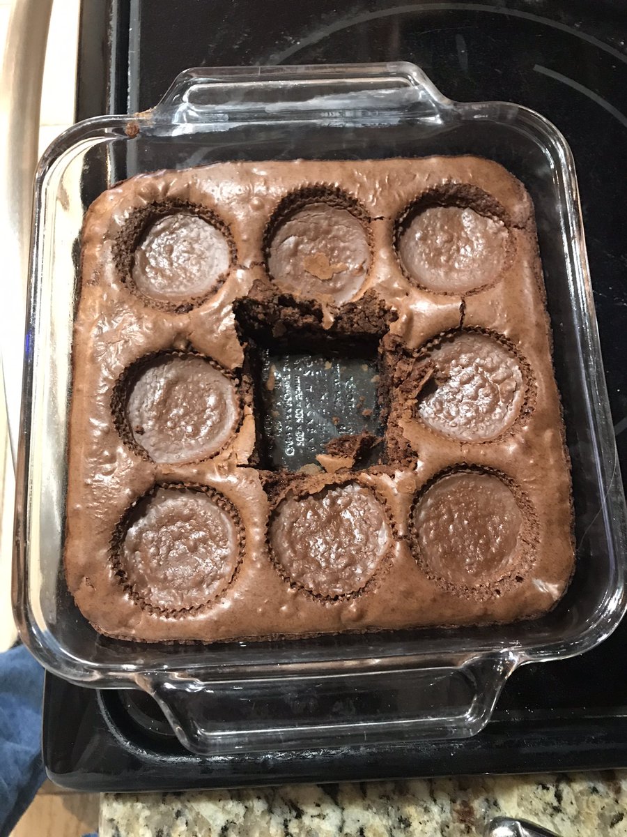 CoachKirkbride's tweet photo. Holy buckets....this is TOTALLY what they warned us about with teenagers!
#ItsJustNotRight
#AreYouKiddingMe
#MessingWithMyOCD
#ComeOnKayla https://t.co/vykel1awPF