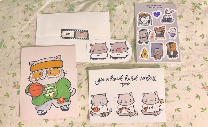 WEEPING AT THE GOODIES @_ddaemg MAILED ME ... ;_; u guys r so jealous 