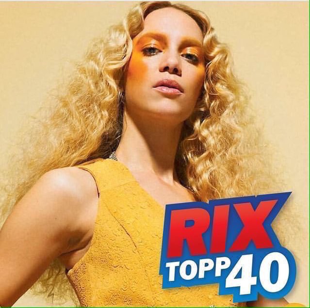 Antvrjy's tweet photo. Fantastic Agnes😍😍❤️❤️❤️👏👏 @agnesofficial 🌟🌹🌹👸🎧🎶🎶📻🏆🇸🇪#Agnes #FingersCrossed on @rixfm #rixtopp40 7/2/2020 #AgnesCarlsson ❤️🎶🎶🌹💖.
https://t.co/xLakeO3jIw https://t.co/STrGj4pPoe