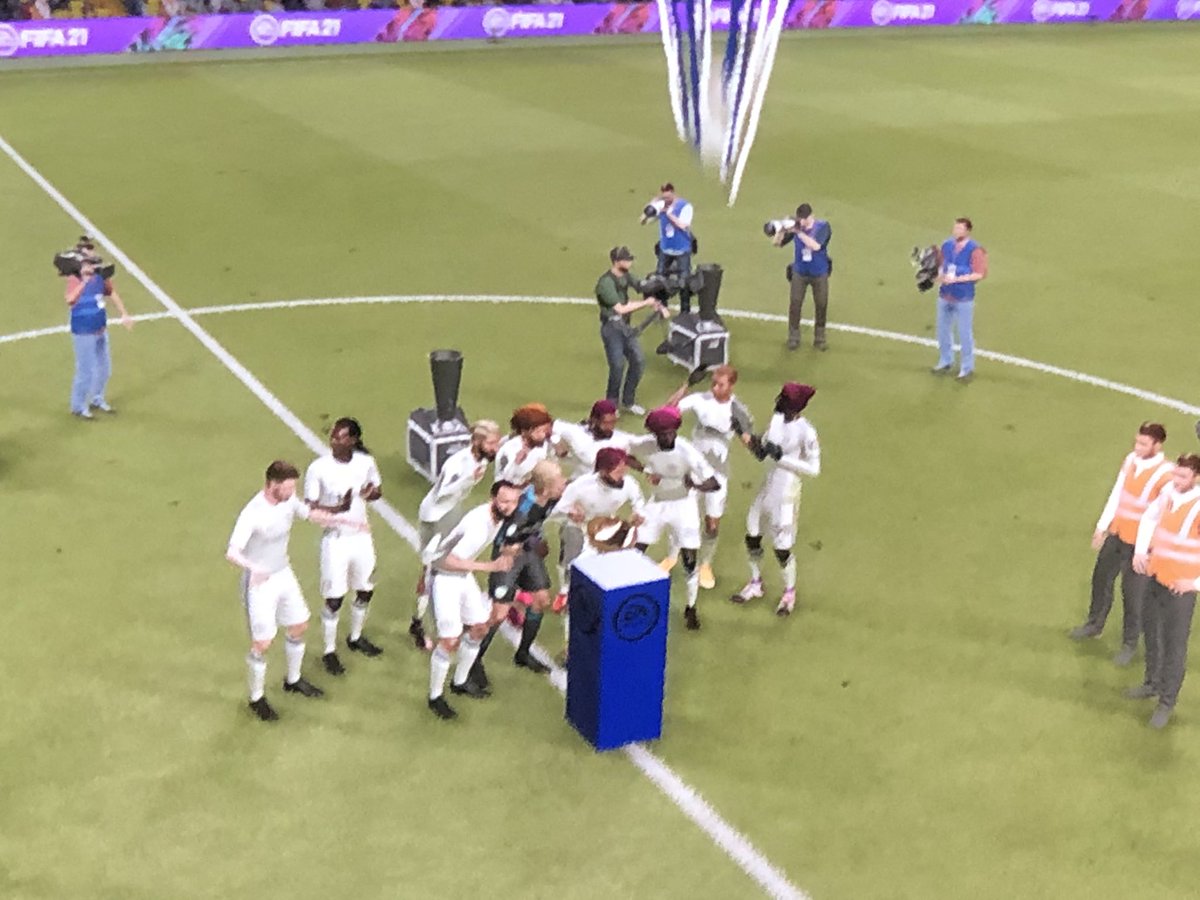 gassyfc's tweet photo. Div 1? Completed it mate. Triumphant effort from them pink haired pricks in white. Vintage Gassy football flowing tonight, goals galore in all games.

Well done Lads. (Ps- Brom missed a peno) https://t.co/6D4CSA4T6F