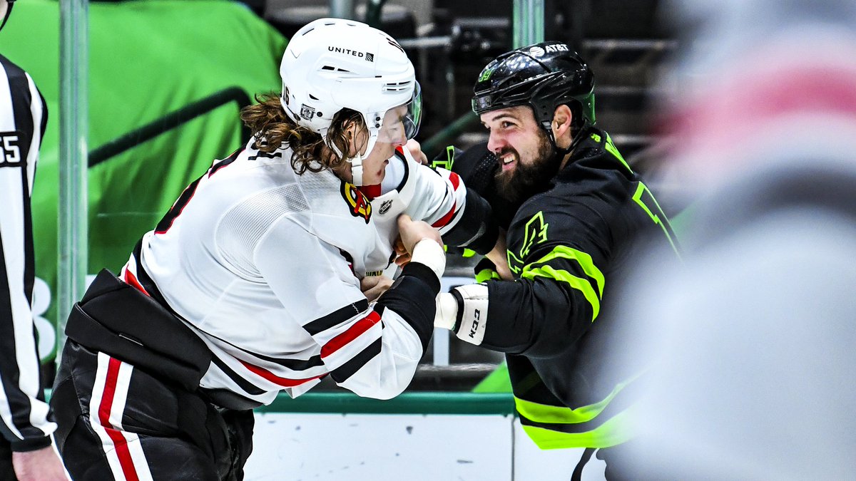 Stands up for his teammates 👊

<a href="/FOXSportsSW/">Bally Sports Southwest</a> | #GoStars