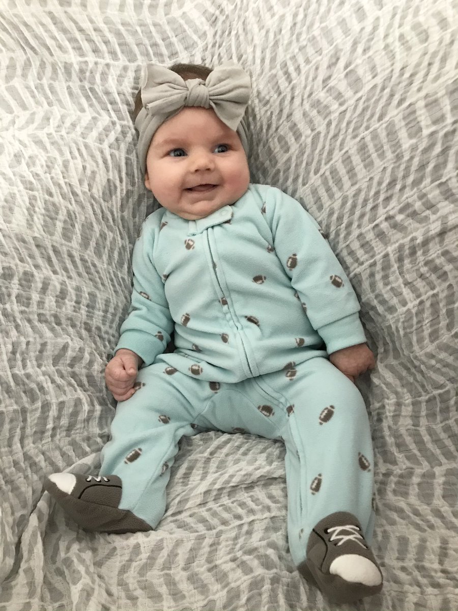 drewbeg233's tweet photo. Greta doesn’t care who wins or loses...just that everyone has fun😂 #SuperBowl https://t.co/hwbozDOcxu