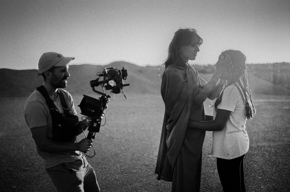 Tongueris! Os compartimos por aquí este regalo que nos ha hecho <a href="/MarcoBarada/">Marco Barada</a>  del making-of del rodaje del videoclip "Sáhara".

Lleva acompañándonos años, es una persona preciosa y un gran profesional!

Os invitamos a seguirle para enteraros de sus novedades...

#enciendeypropaga