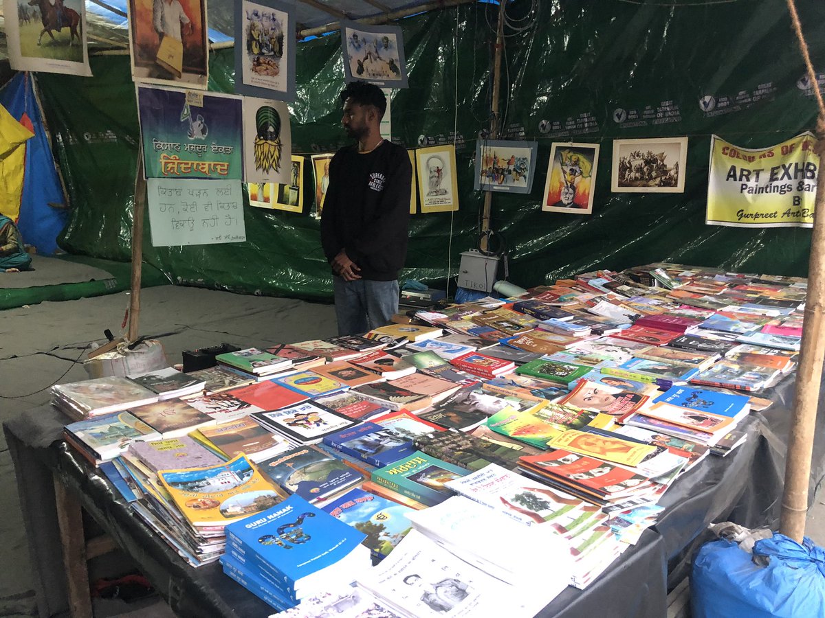 DeolJapneet's tweet image. ਕਿਤਾਬਾਂ ਉਡੀਕਣ ਪਾਠਕਾਂ ਨੂੰ ,
ਕਿਸਾਨ ਉਡੀਕਣ ਸ਼ਾਸ਼ਕਾਂ ਨੂੰ ।