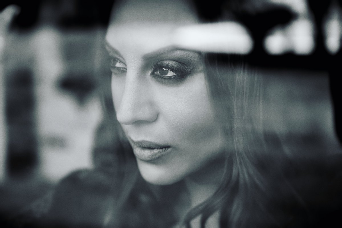 monicanaranjo's tweet photo. Tras el cristal... 💖🦋 https://t.co/T1Pr7wF1xQ