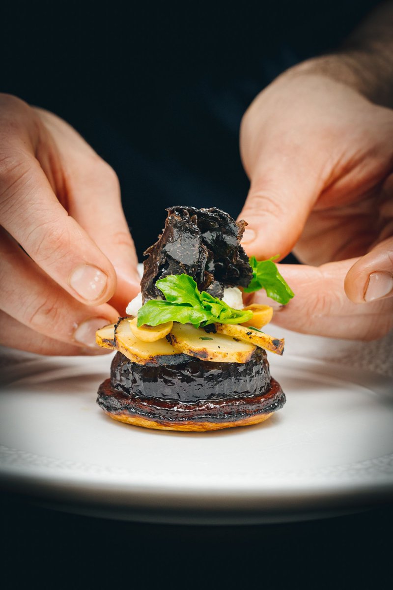 No6Padstow's tweet photo. Who would think the humble onion could become such a thing of beauty 🧅 

The red onion fondant is one of our absolute favourites, there is something quite special about taking the unassuming onion and giving it some love! 

➡️ Swipe right to see it come together 

@PaulAinsw6rth https://t.co/XTGz0X6lCs