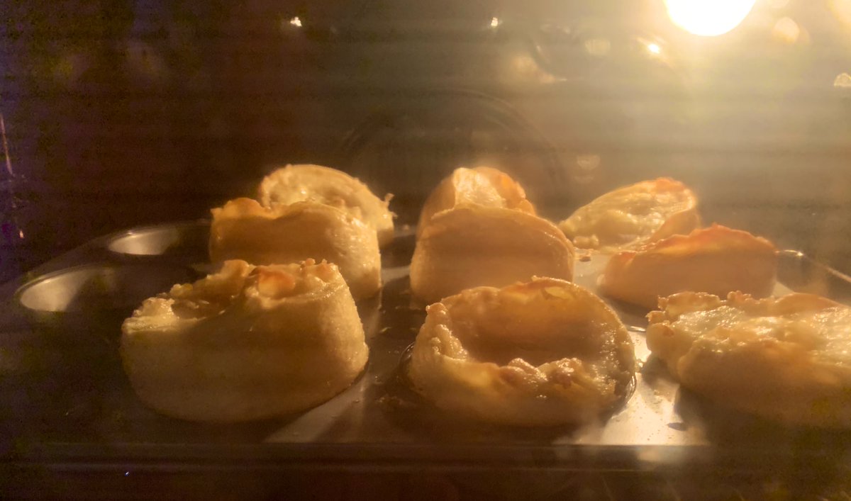 Today’s Sunday Dinner day 7Roast Tenderloin of pork with stuffing, Yorkshire puds, roast spuds & parsnip, Cauliflower cheese, carrot, leeks, swede, peas, mash & spring green with pork & onion gravy..Have a fab evening folks & I’ll se you for round 2 next week