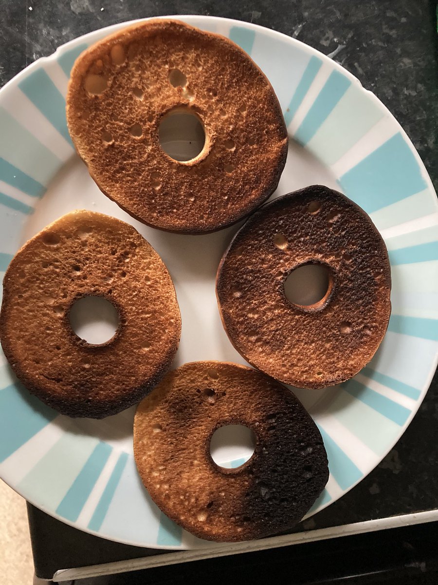 sha_powell's tweet photo. @UTTRob @SJPWORDS Today’s toasted bagel thins were epic 😂😇 https://t.co/AhU31FJffF