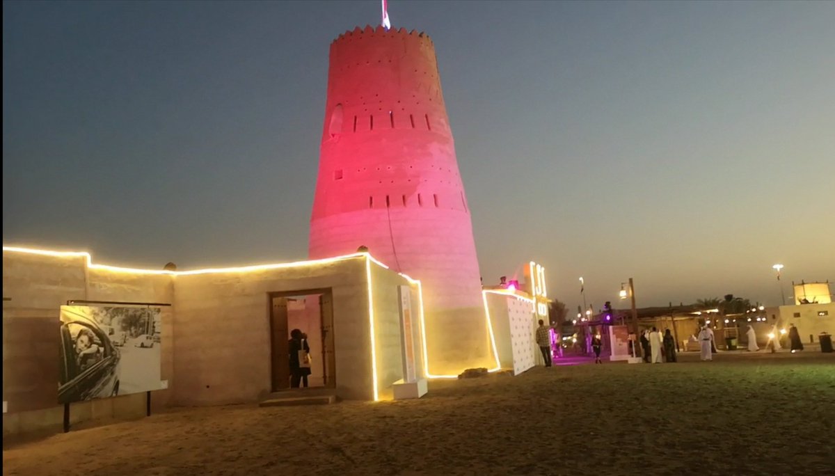 BelfastArtist's tweet photo. Great opening night &amp; big thanks to @RAKFineArts my work Dóchas showing for next 6 weeks. https://t.co/ZiW104d7L7 @IrelandEmbUAE @culture_ireland @uaeBritish @artdubai @ArtsCouncilNI https://t.co/3hurM4Va5I