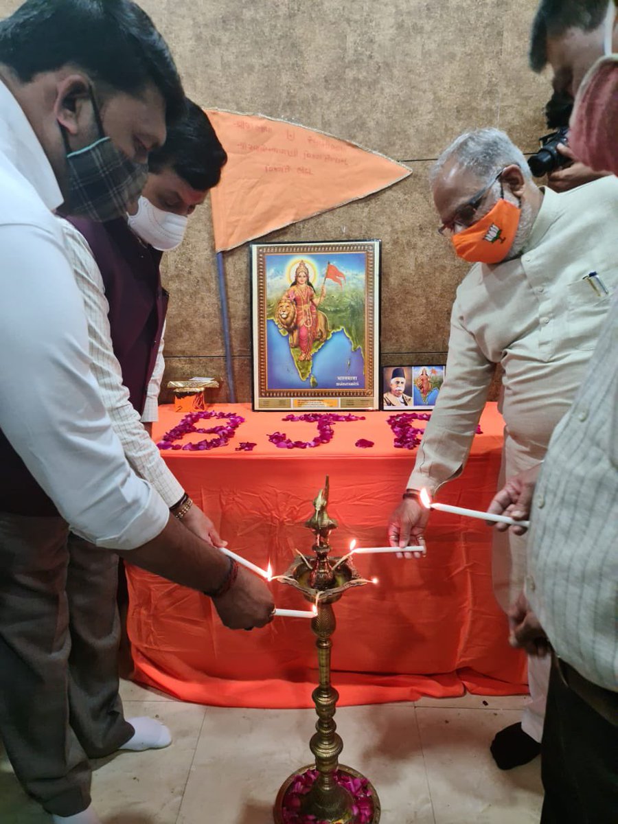 iManishPatelBJP's tweet photo. ન્યૂ રાણીપ ખાતે ભારતીય જનતા પાર્ટી રાણીપ વોર્ડના કાર્યાલયનું ઉદ્ઘાટન કરવામાં આવ્યું.સર્વે લોકોનો વિશ્વાસ, ઉત્સાહ અને ઉમંગ ભાજપની જંગી બહુમતીથી ભવ્ય વિજયનો સ્પષ્ટ સંકેત છે. https://t.co/7ILcunvtDz