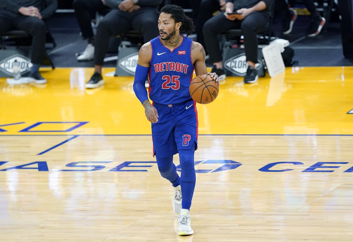BleacherReport's tweet photo. Pistons are nearing an agreement to send Derrick Rose to the Knicks for Dennis Smith Jr. and draft compensation, per @ShamsCharania https://t.co/H9qCa3ddbQ