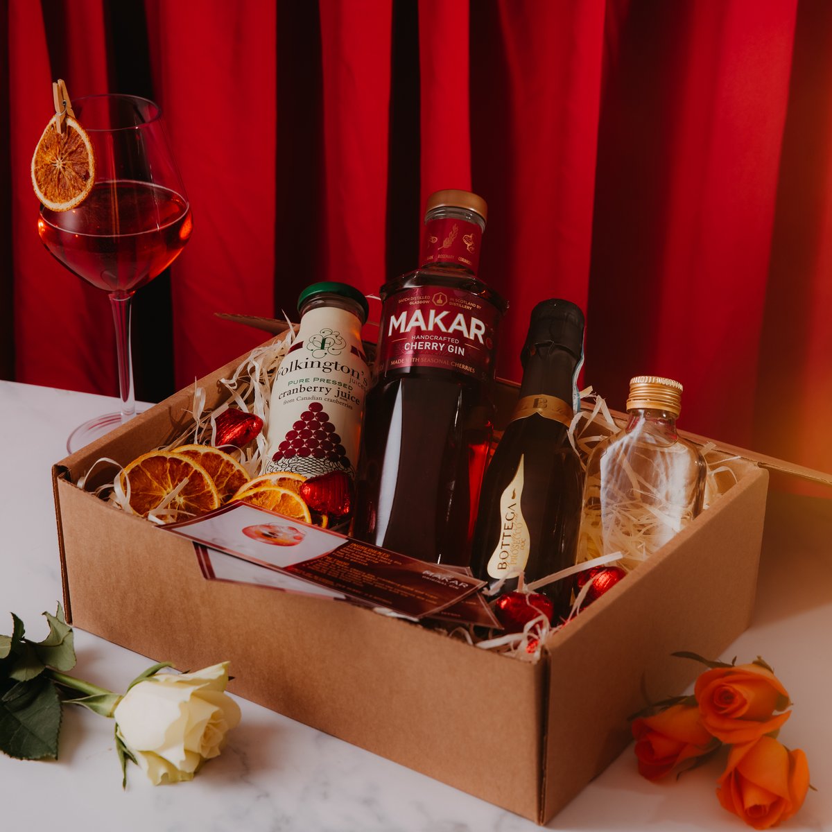 GlasgowDC's tweet photo. @MakarGlasgowGin Cocktail Kit Giveaway:

❤️Follow @GlasgowDC
❤️Follow @MakarGlasgowGin
❤️Re-tweet this

*Ends: 11.02.2020*

Cocktail Kit Includes: 

🍒Makar Cherry Gin
🍸Pure Pressed Cranberry Juice 
🍾Sparkling Prosecco
🍸Sugar Syrup
🍫Choc Hearts 
🍊Dehydrated Orange Garnish https://t.co/xhIbOJH8m0