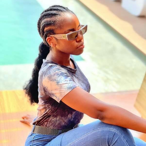 ershiedove's tweet photo. @mzveegh #balance
Wahala for who no get forehead ooooo😹😹😹😊🙌
Me self a no dey get some😹😹
Link in @mzveegh bio to watch balance video
#InVeensibleAlbum https://t.co/d8gWCuYu2h