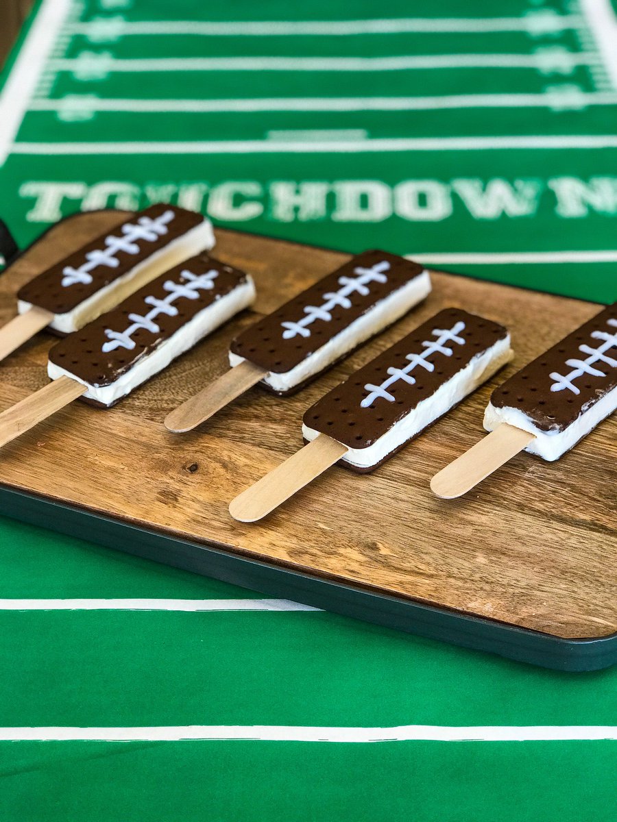 AmosEvents's tweet image. Do you have your game plan for today’s big game?  No?!?  No worries!!  Click on the link below for easy snack ideas you can put together quickly!  🏈 

bit.ly/3cLN5Pq