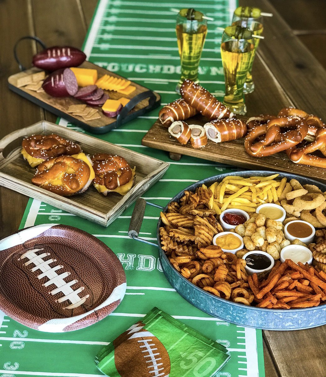 AmosEvents's tweet image. Do you have your game plan for today’s big game?  No?!?  No worries!!  Click on the link below for easy snack ideas you can put together quickly!  🏈 

bit.ly/3cLN5Pq