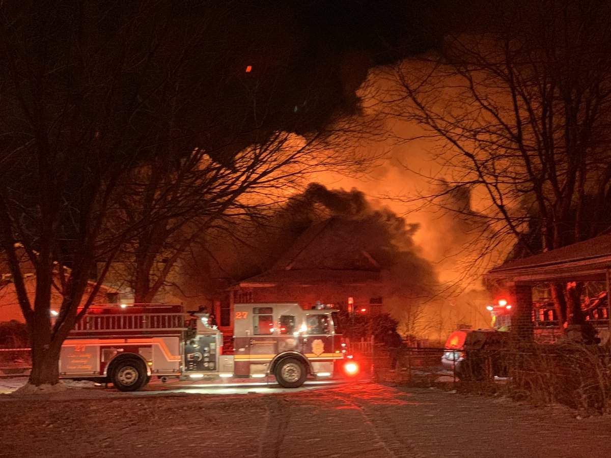 IFD_NEWS's tweet photo. 4:43 AM - Heavy fire in vacant structure at 51 S Dearborn for #IFD Firefighters early this morning. Bitter cold temperatures make work difficult but crews bring blaze under control in 30 minutes w/ no injuries. Under Investigation. #DefensiveOps https://t.co/oeIcP6h6B9