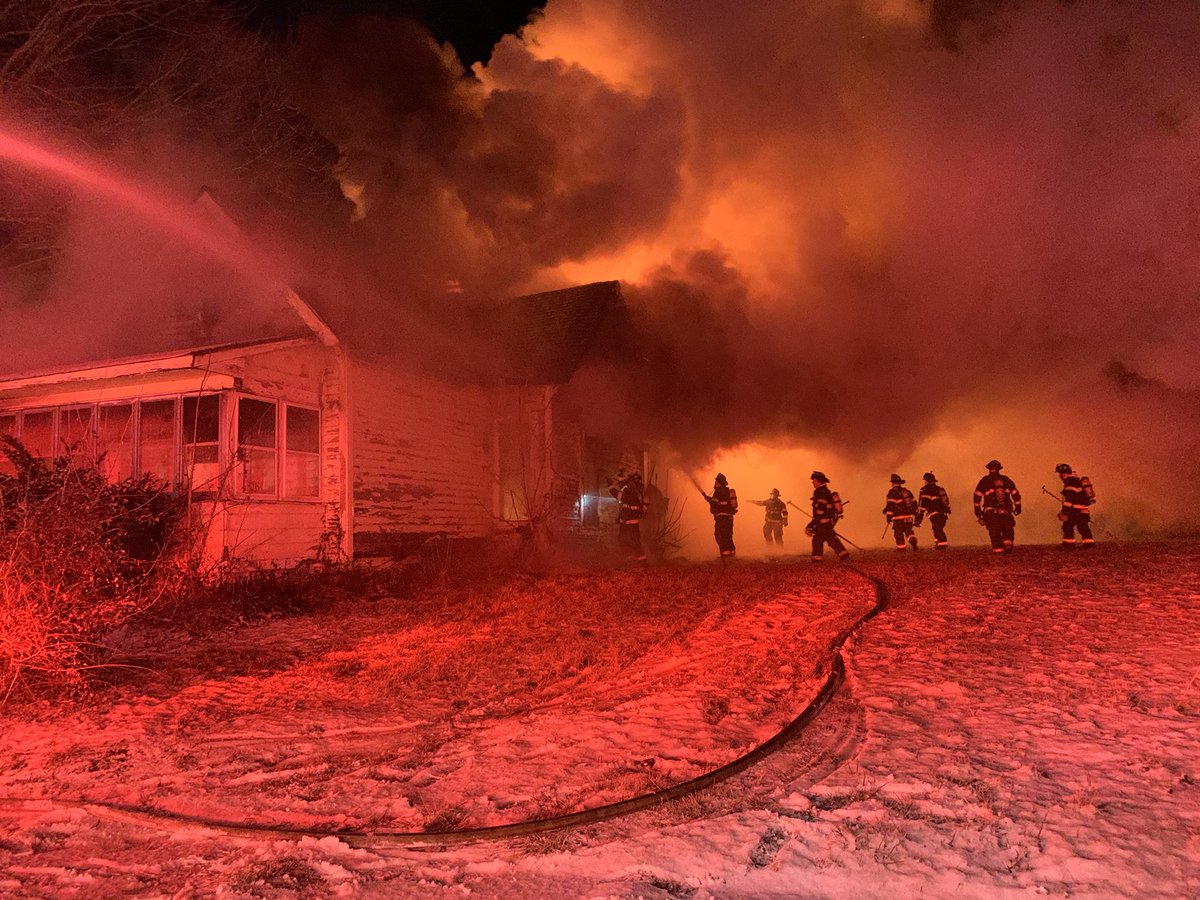 IFD_NEWS's tweet photo. 4:43 AM - Heavy fire in vacant structure at 51 S Dearborn for #IFD Firefighters early this morning. Bitter cold temperatures make work difficult but crews bring blaze under control in 30 minutes w/ no injuries. Under Investigation. #DefensiveOps https://t.co/oeIcP6h6B9