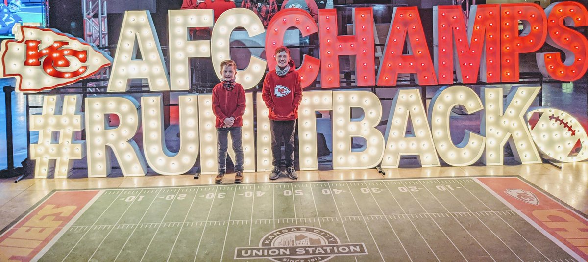 HRBlock's tweet image. Once again, we are sending our support for our hometown team in the big game. Good luck in Tampa tonight, @Chiefs! #RunItBack 🏈#BlockHasYourBack