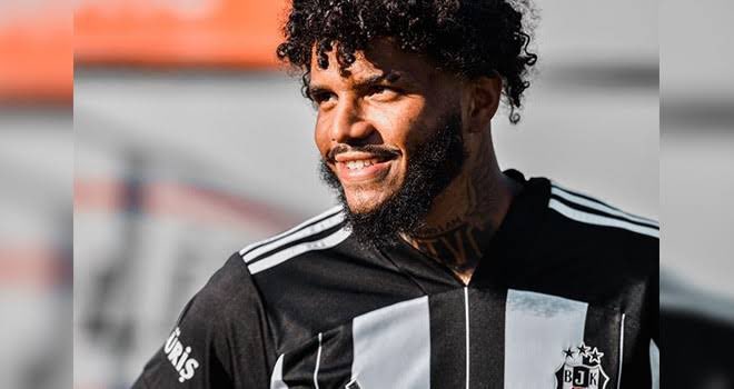 asithek's tweet photo. Yav Rosier senin allahına kurban 🦅🦅🦅 #BJKvKON https://t.co/u3jJGenwnz