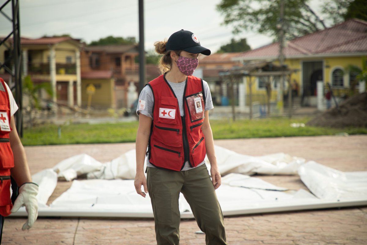 Today marks the start of #InternationalDevelopmentWeek! Over the next week we will be sharing stories about Canadian humanitarian workers, and their efforts around the world. #IDW2021 #GoForTheGoals