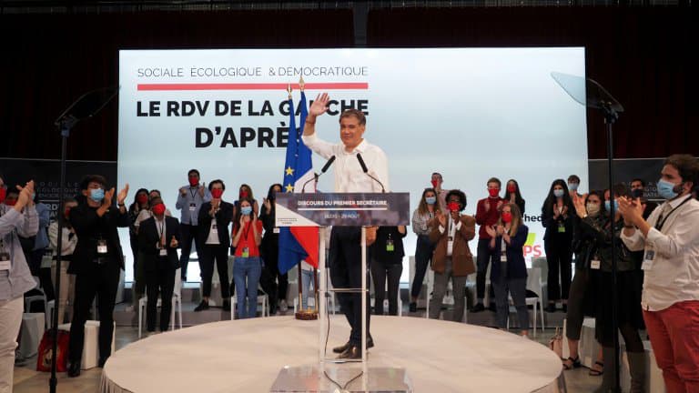 BFMTV's tweet photo. Au bord du gouffre, le PS contraint de licencier pour financer sa campagne de 2022
https://t.co/mj1C1cCpbR https://t.co/yYfLqiqwUu