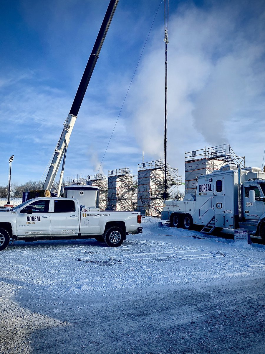 RichieVroom's tweet photo. Very cold out, but Pumpdown crews and Frac crews pushing forward to bring heating gas to your homes! #naturalgas #completions #pumpdown #plugandperf #albertaoilfield #alberta #oilandgas @ericnuttall @Bonnetts_Energy @StepEnergy @elinescotty https://t.co/g6TPyFfy4r
