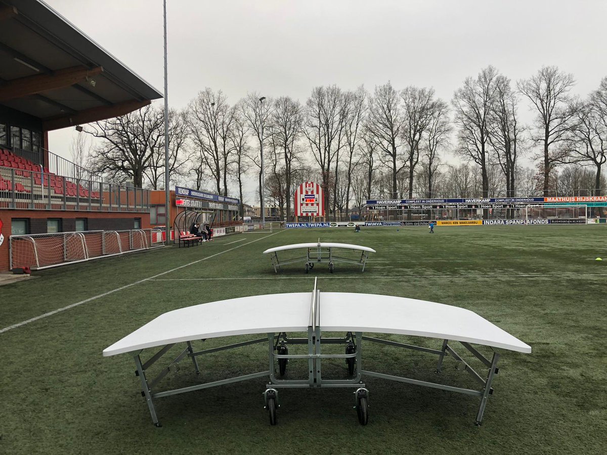 Rigtersbleek's tweet image. De deelnemers aan de Rigtersbleek Academy speelden vrijdag o.a. een potje Tafelvoetbal | Meer weten over de Academy? rigtersbleek.nl/nieuws/11-jeug… | @dewijngaert @jdugardijn #tafelvoetbal #rigtersbleek #academy #enschede