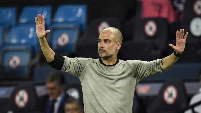 2010MisterChip's tweet photo. #OJOALDATO - Guardiola acaba de firmar la mejor racha de victorias consecutivas (14) de TODA su carrera profesional. Ni con su histórico Barcelona logró algo así. https://t.co/6Wd4w6mP37