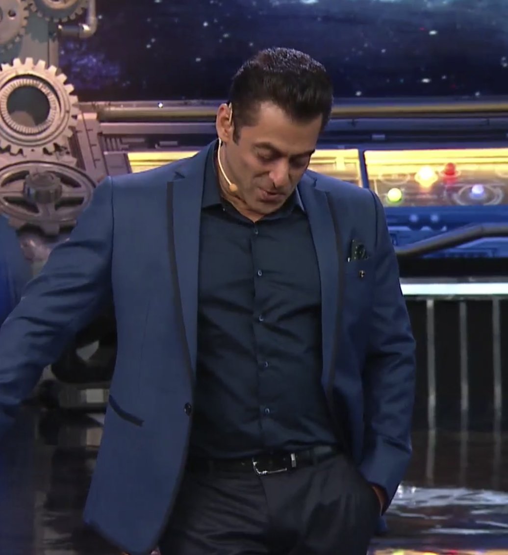 The Reaction of Jasmin Bha-sin when Salman finally smiled at #Rubina the time she confessed her temper issues says it all! DESERVING WINNER RUBINA