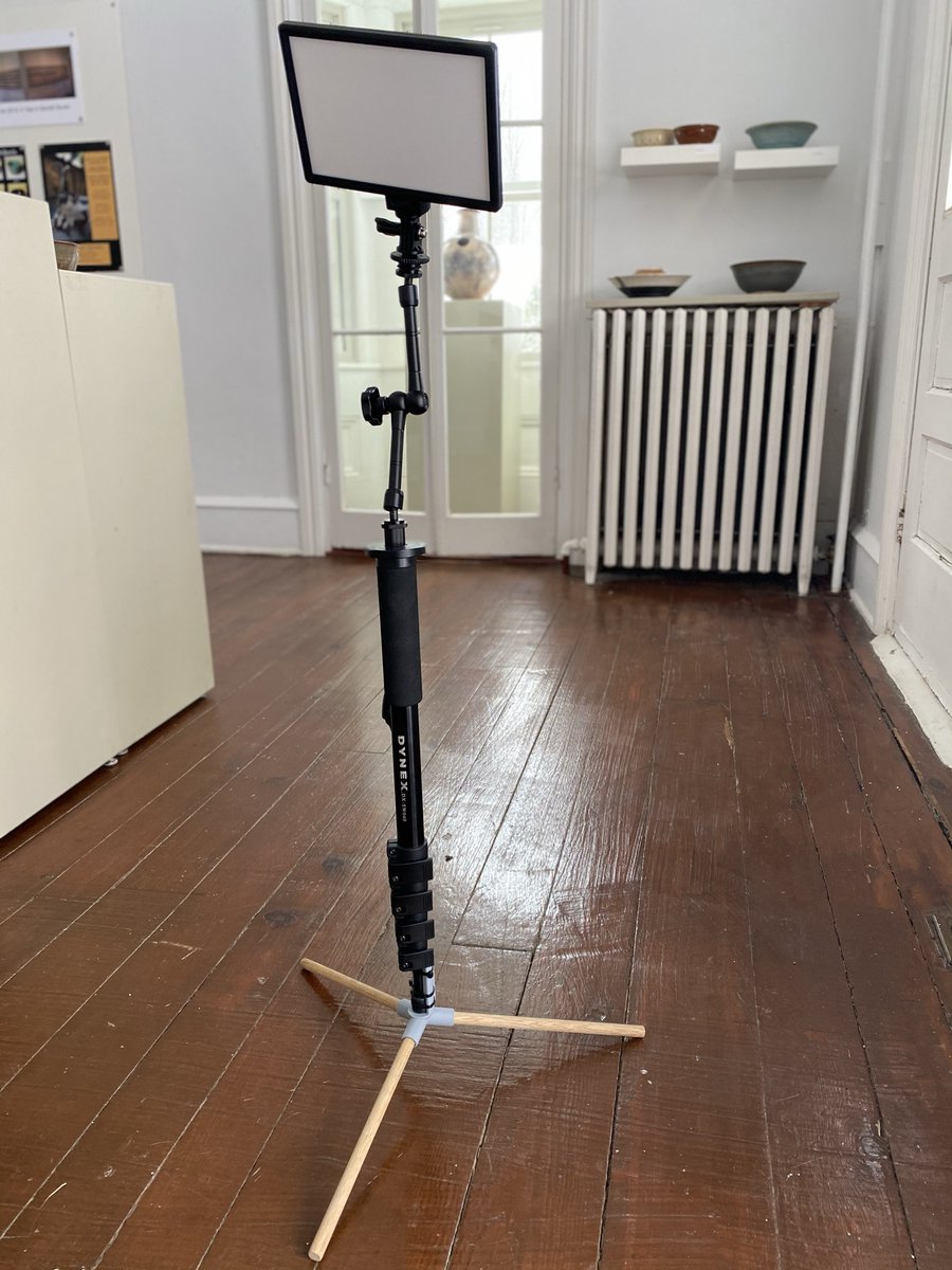 layer_by_layer's tweet photo. I was inspired by @donttrythis @testedcom and made a Tripod base for my Monopod. It has been the perfect stand for my light panel and has made it easy to get light wherever I need it in my office/shop. The STL is here if anyone else wants to print it. https://t.co/hRclQi4pTS https://t.co/v3cEpZdCAV