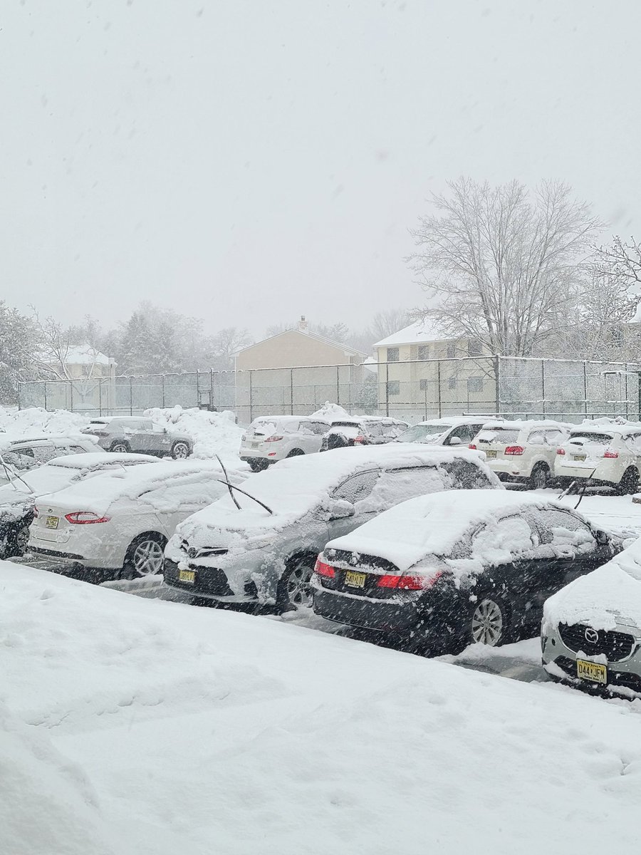 brian_bonafitz's tweet photo. Pics of a very snowy #SuperBowlSunday outside of #FitzManor! Stay inside &amp; stay safe today, folks! #SundayFitz #Weekend #SuperBowl #LetItSnow #MiddletownNJ #QuarantineDadLife #FitzGirlsRule #February #WinterFitz https://t.co/FsQrdg779y