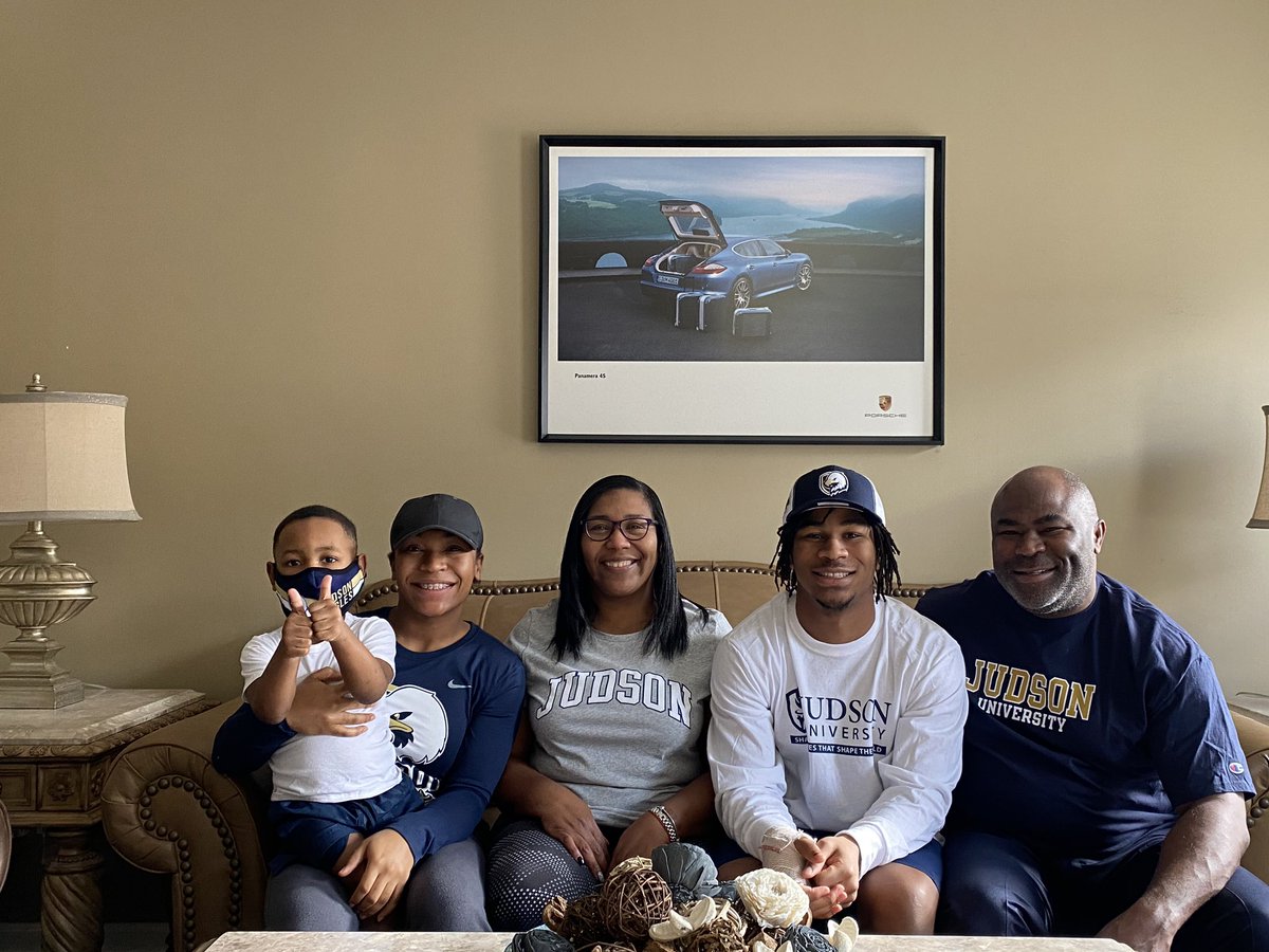 michael5porter's tweet photo. I am highly honored to say that for the next four years I will be committed to @JudsonUfootball @CoachPapJudsonU @CoachSanders14 @CoachDavid_YPL @Cool_Coach1 @Norcross_FB https://t.co/JkTwjBGtE3