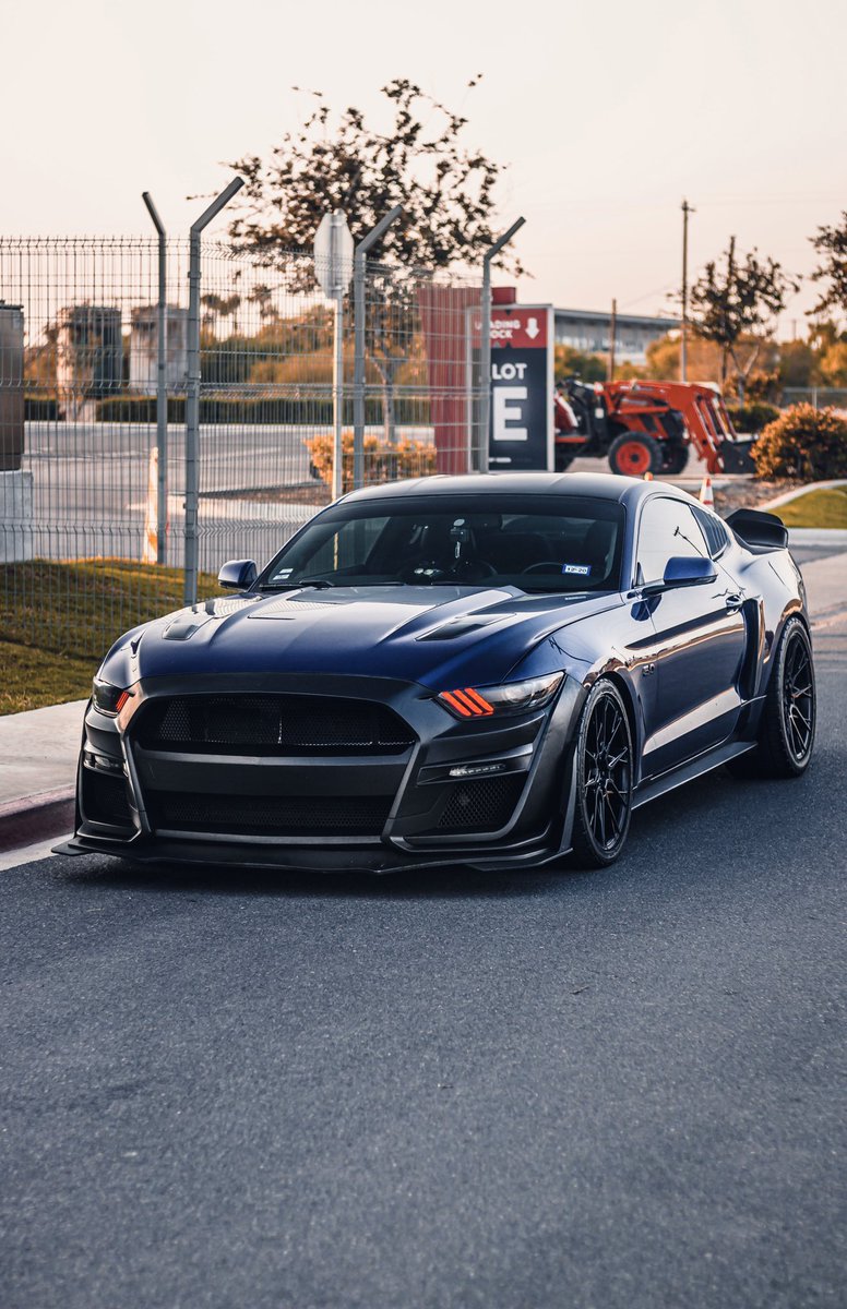 WowThatCar tweet media