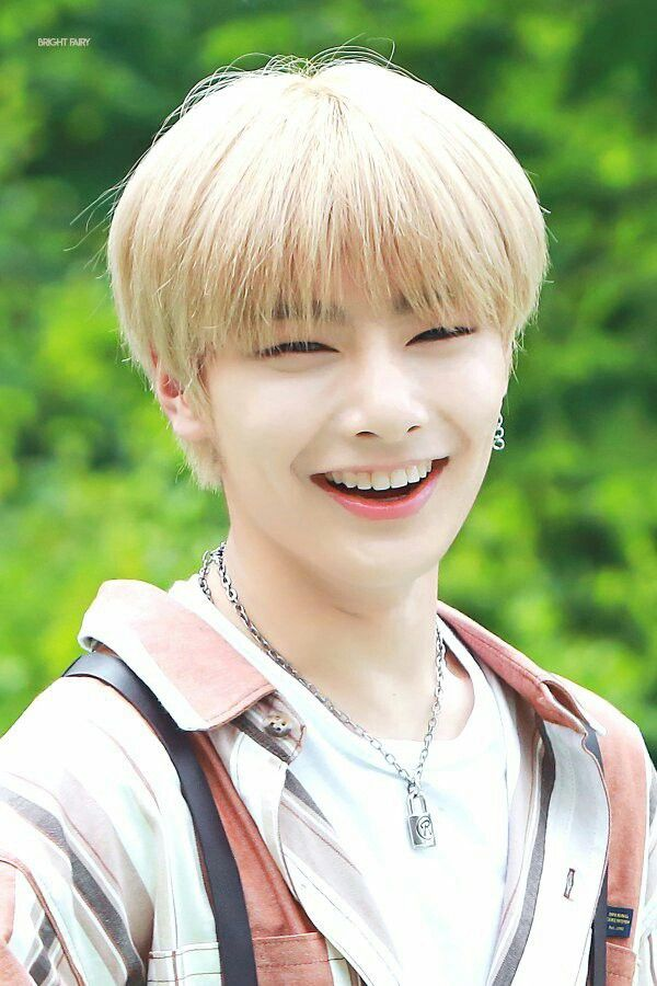 hourlysvtskz's tweet photo. #스트레이키즈 #straykids #skz #svtskz @Stray_Kids https://t.co/azDNSPC9sx