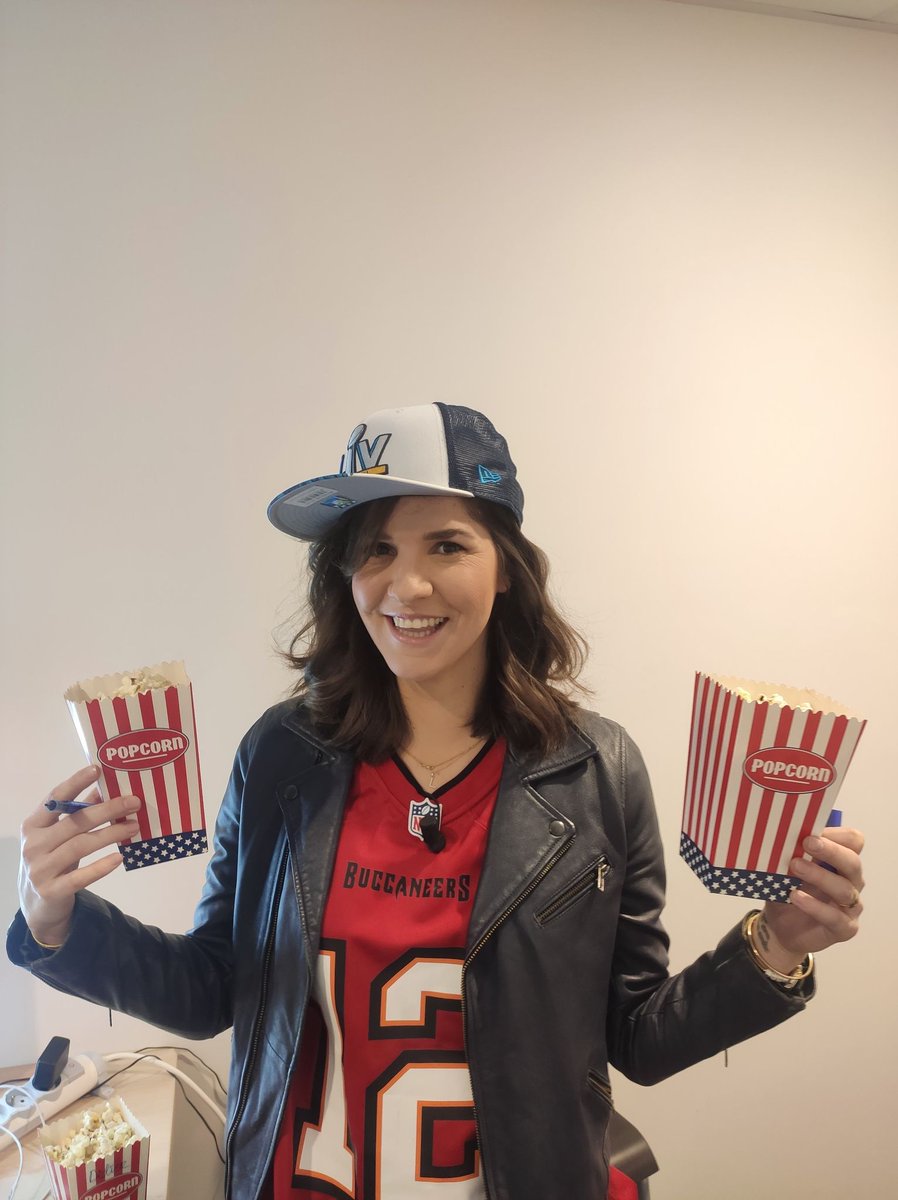 lequipedusoir's tweet photo. 🚨ALERTE CADEAU🚨

À l'occasion de la diffusion du #SuperBowl sur @lachainelequipe, nous faisons gagner la casquette de l'événement ! 🇺🇸

Pour la gagner, rien de plus facile RT + Follow le compte de l'#EDS. 

RDV 23h55 pour une soirée exceptionnelle ! 🏈 https://t.co/BOSoJirqNI