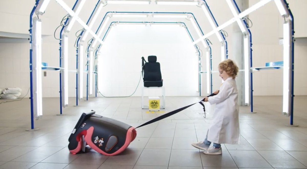 buffin11's tweet photo. In Wien am Kindersitze testen. Der erste Test 2021 erscheint im Mai. Trotz schwieriger Bedingungen sind wir für die Sicherheit unserer Kleinen im Einsatz. #mytcs #kindersitze https://t.co/e80gUoy8o3