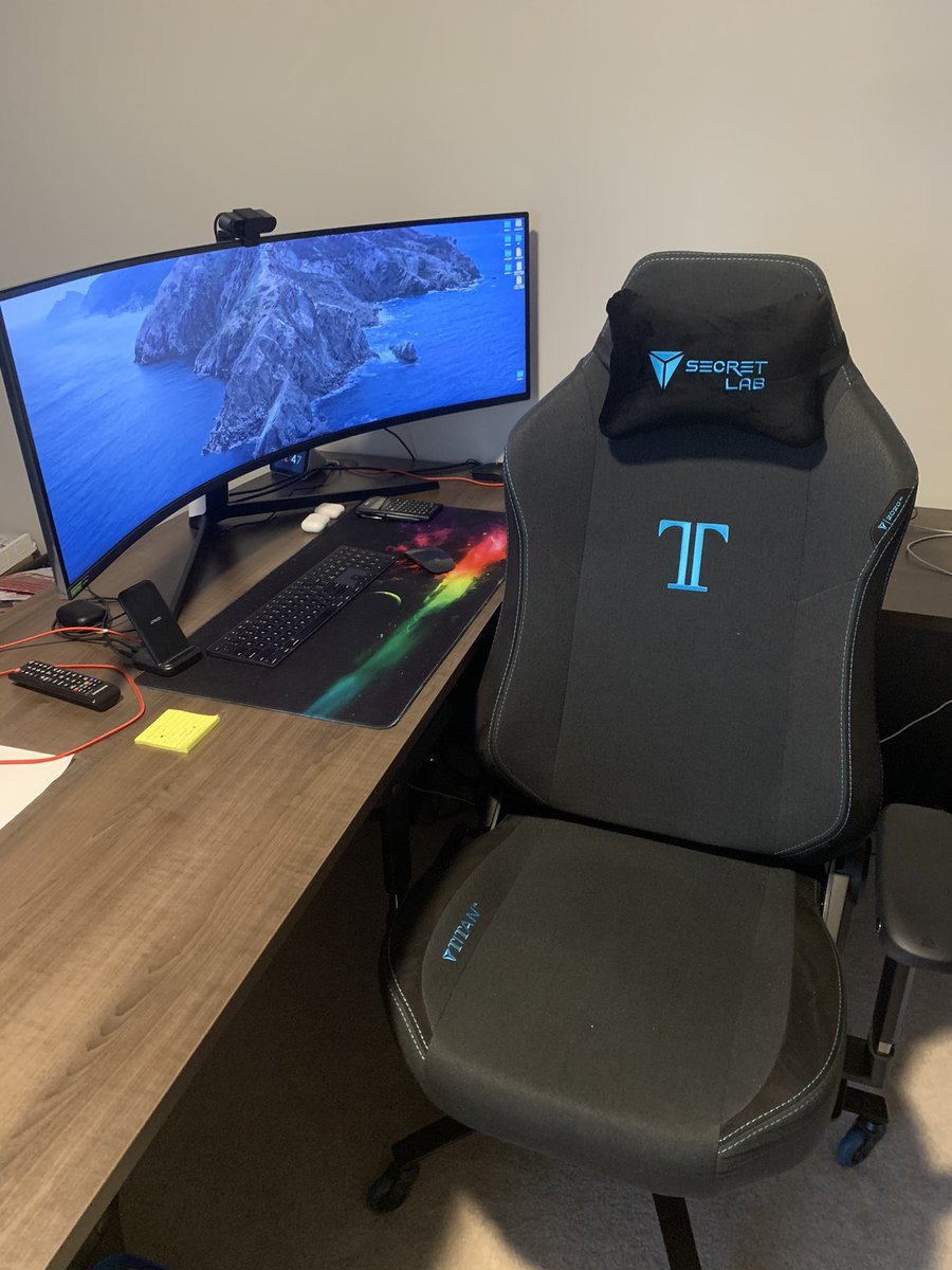 alexanderleruth's tweet photo. #SecretLab https://t.co/gtUA8oMwkk