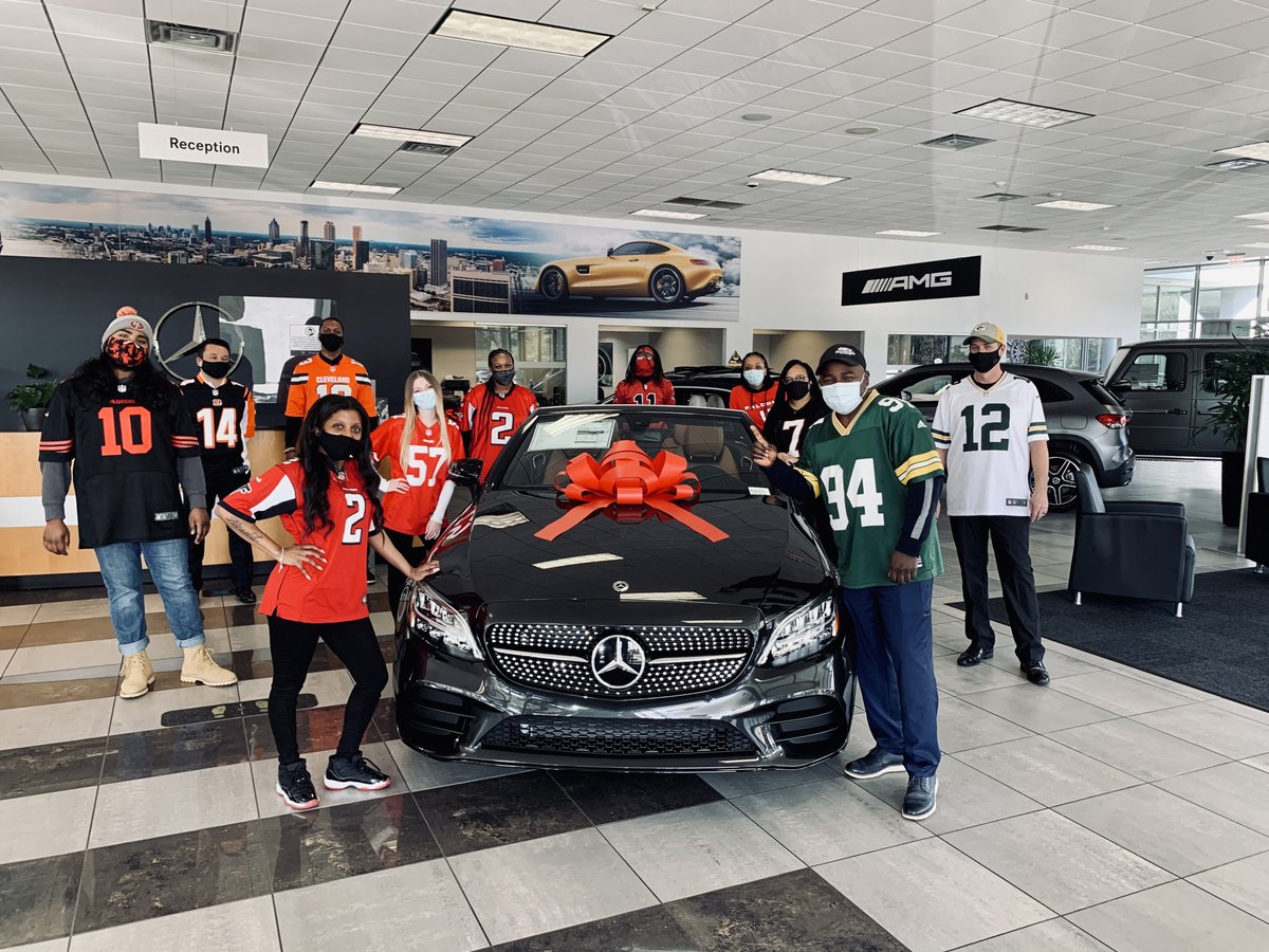 MBAtlantaSouth's tweet image. Happy Super Bowl Sunday from our MBAS family! 🏈🎉 #Superbowl #buccaneers #chiefs #halftime #mbas #family #theweeknd #mercedes #benz #auto #cars