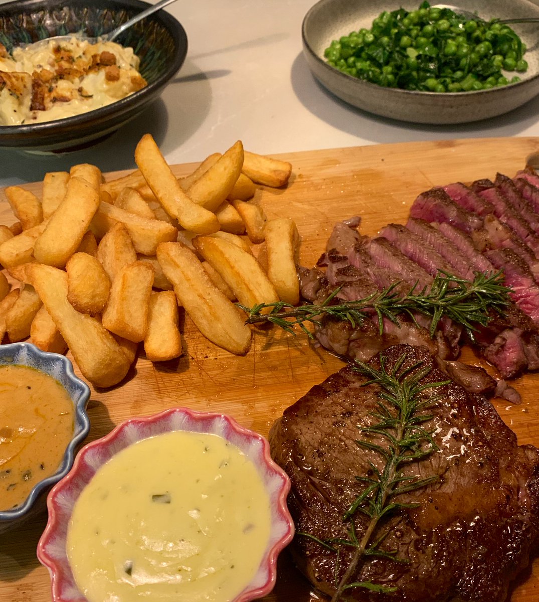 Almost Famous EATS tweet media