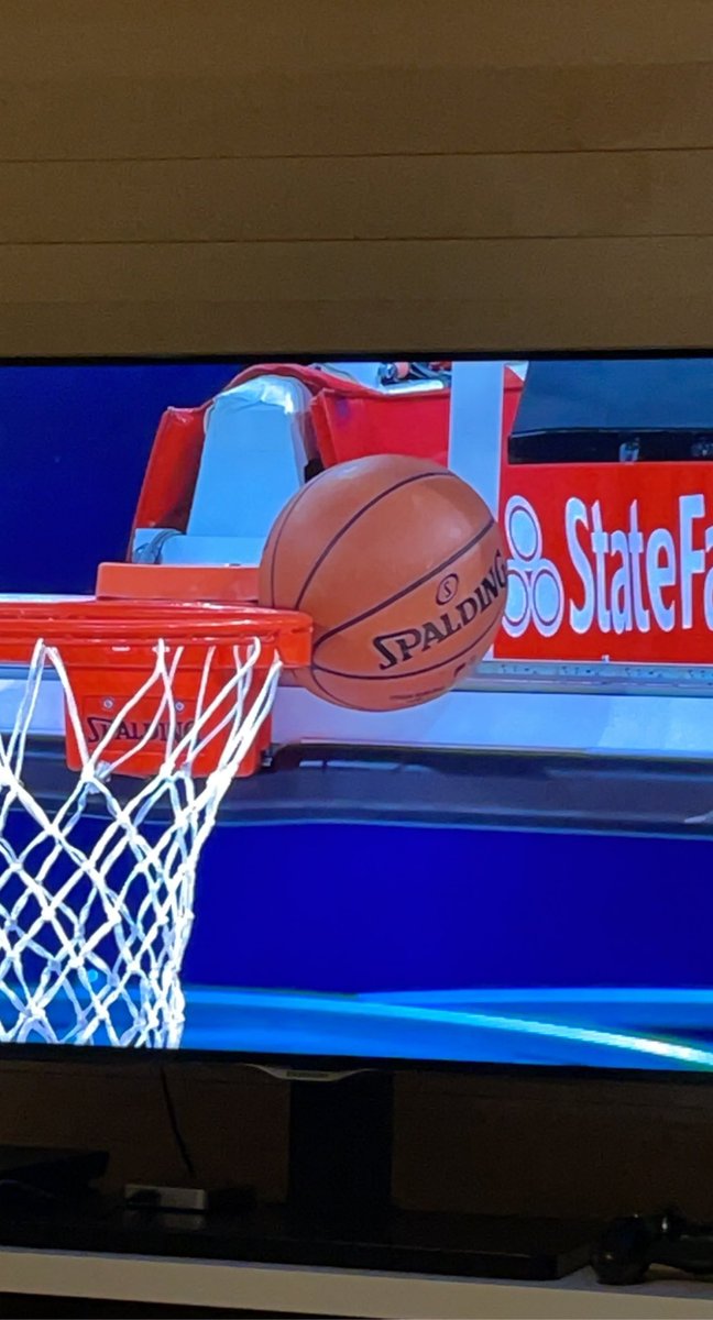 JGseide's tweet photo. #Wedgie in New York! @NoDunksInc https://t.co/mDwJq4FHIu