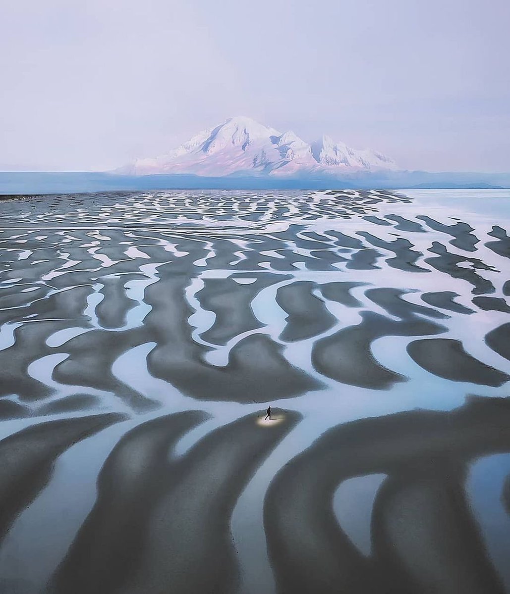 604Now's tweet photo. White Rock with a view of Mt. Baker. Incredible isn’t it? 

(Photo by fameisficklefood/IG https://t.co/Hf1sk3T2YG) https://t.co/bkEyIQ5hXm