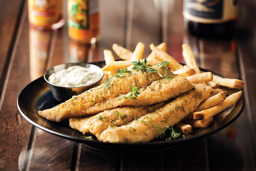riverenceusa's tweet photo. No need to fumble over your game day snacks. This quick and easy #Riverence Rainbow Trout Fish & Chips recipe is sure to score a touchdown on your snack table! πππ https://t.co/Y18MDfKRD6