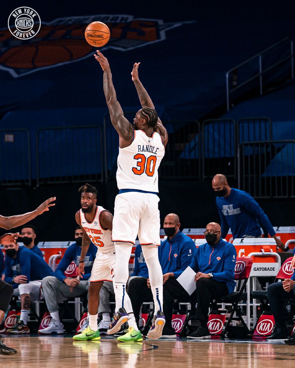 nyknicks's tweet photo. Halftime is the perfect time to vote @J30_RANDLE to be an #NBAAllStar 

RT! https://t.co/lKPX4OxZUY