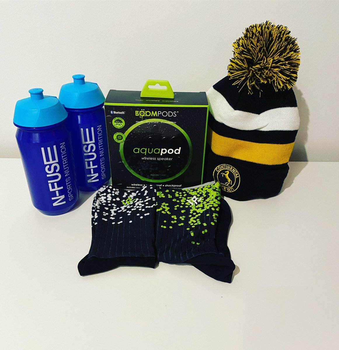 ParalloyRT's tweet photo. 🚨 Give-away time 🚨 

Simply head over to Facebook, like the team’s page and share this post for your chance to win this bundle. The lucky winner will be announced at 7pm next Sunday! 💥 https://t.co/FTigFKrOXx