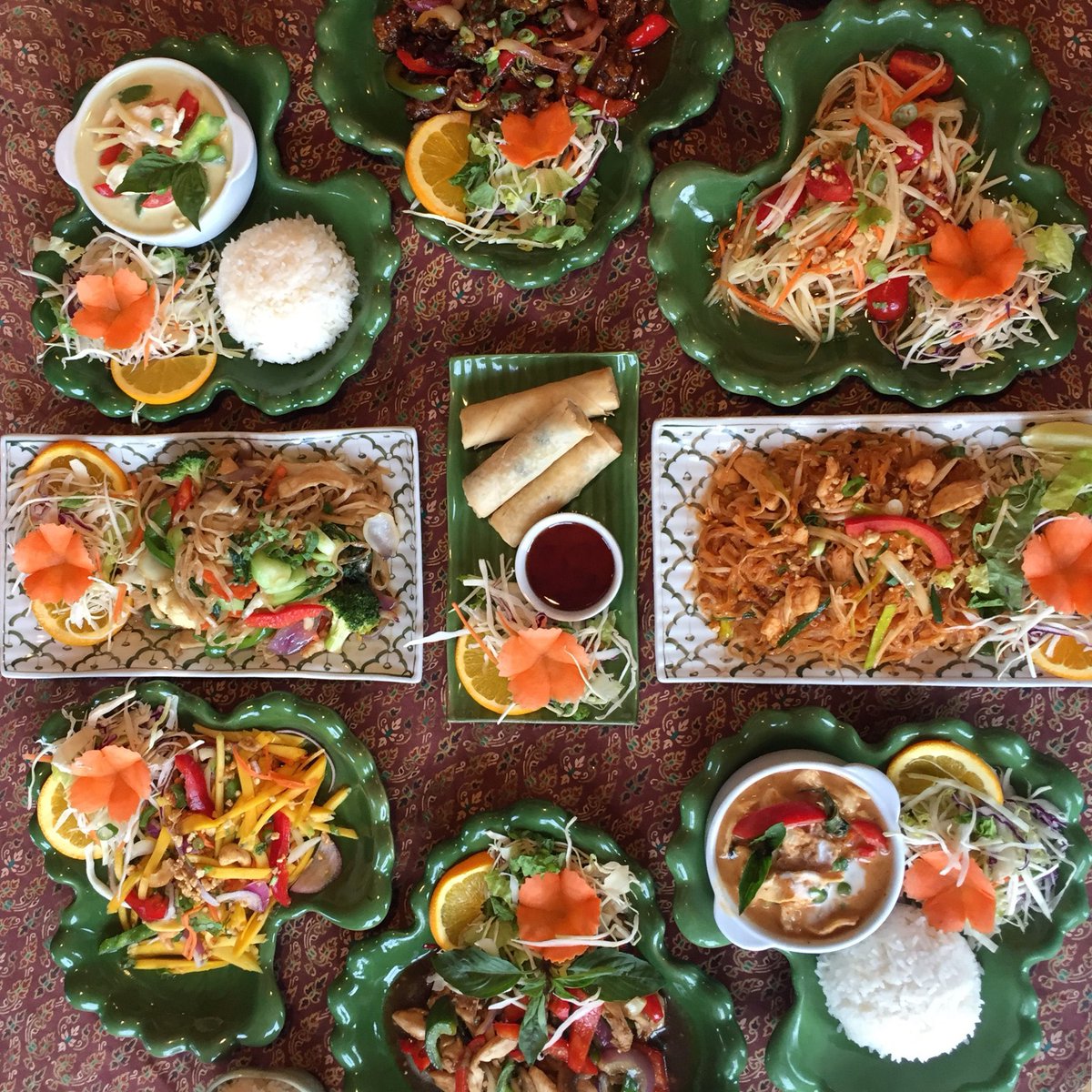 #Thai this  for #SuperBowl #takeout #thaifood #delivery #pickup GreenPapaya #Merivale &amp; #centertown take-out pickup: greenpapaya.ca delivery by area: @ubereats <a href="/SkipTheDishes/">SkipTheDish</a> @doordash <a href="/Preston_BIA/">Little Italy Ottawa - Preston Street BIA</a> <a href="/ottawacity/">City of Ottawa</a> #SupportLocalBusinesses