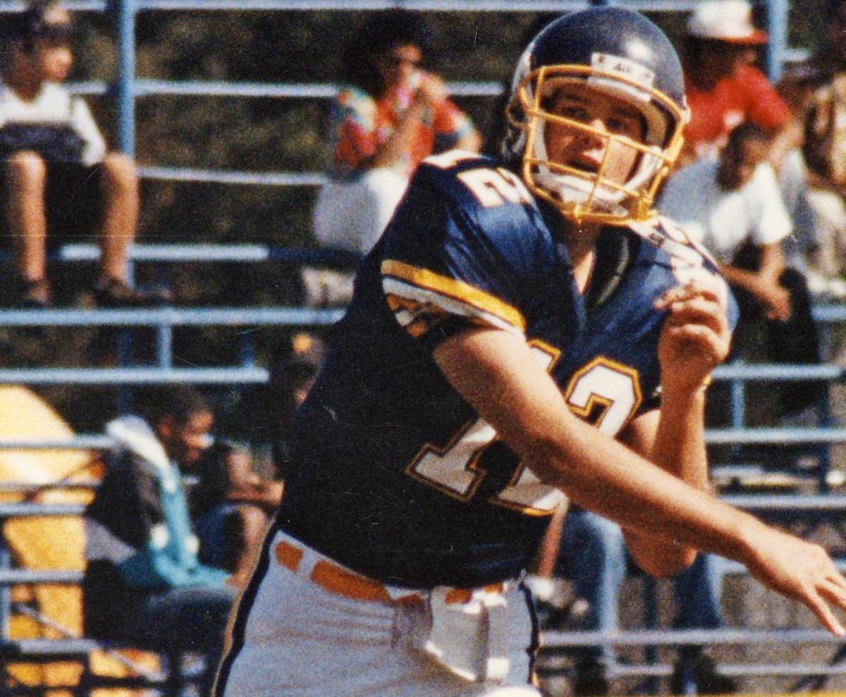 High School Brady started off as a back up. The sad part about this is he couldn’t even start on a team that went 0-8 and didn’t score a touchdown all year.The starter got hurt and Brady took full advantage. Becoming the starter for the rest of his HS years.