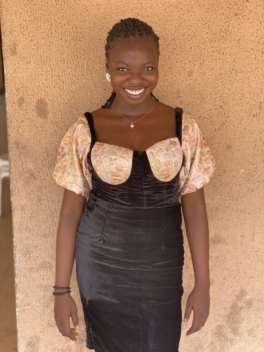 the__alake's tweet photo. Corset velvet dress made by yours truly 🤩 https://t.co/HKZVIkx38O