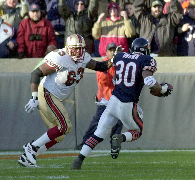 Fumble return touchdowns! A backup QB! 4th quarter comebacks! World Series heroics? Here is the true story of two wild weeks at Soldier Field, and the iconic playmaking of a man Bears fans love. The magical, the memorable, the magnificent.The Mike Brown Games. A thread.