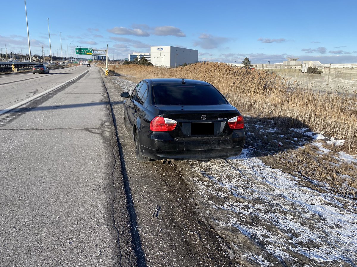 CstTaraso9345's tweet photo. This car drew my attention as it passed me, in HOV lane with Limo tint. Then accelerated to 169km/h weaving around traffic.

Safely stopped. Driver summonsed to court for Improper use of HOV, Colour coating obscuring interior, Speeding 169/100, Stunt.  7 day suspension/impound. https://t.co/brXQPAHOQr